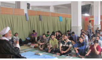 ۳۰۰ دانشجوی دانشگاه کاشان معتکف شدند