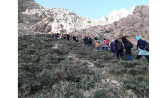صعود دانشجویان پردیس خواهران دانشگاه کاشان به قله ۳۳۲۵ نای جهان بین هفشجان شهرکرد