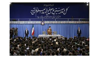 دیدار جمعی از نخبگان علمی دانشگاه کاشان با رهبر انقلاب اسلامی