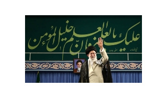 استادان دانشگاهها باید با اراده محکم در"جستجوی راههای علمی برای شکستن تحریمها" و "تحقق رونق تولید" باشند