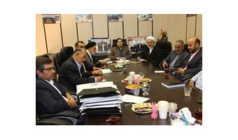 بازدید دکتر عسگر دیرباز رییس دانشگاه قم به همراه اعضای ستاد خیرین این دانشگاه از دانشگاه کاشان