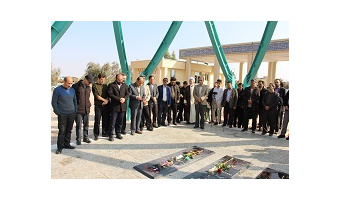 گزارش تصویری ۲ گرامیداشت هفته بسیج در دانشگاه کاشان- غبارروبی گلزار شهدای گمنام