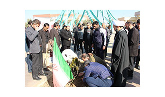 گزارش تصویری مراسم کاشت نهال به یاد شهید سردار سلیمانی در مقبره الشهدای دانشگاه کاشان