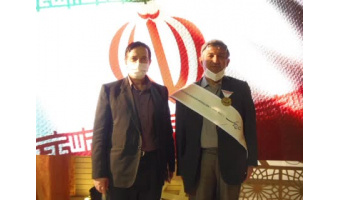 اعطای نشان سیلک در بخش علم به استاد ریاضی دانشگاه کاشان