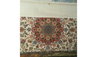ابداع و اختراع دار قالی بافی بدون دوخت توسط استادان گروه فرش دانشکده معماری و هنر دانشگاه کاشان