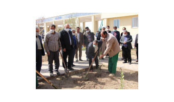 کاشت حدود ۵۰۰ اصله نهال همزمان با روز درختکاری و هفته منابع طبیعی در دانشگاه کاشان